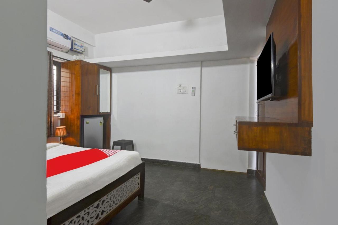 Oyo Flagship Aarvi Guest House Arambol Exterior photo