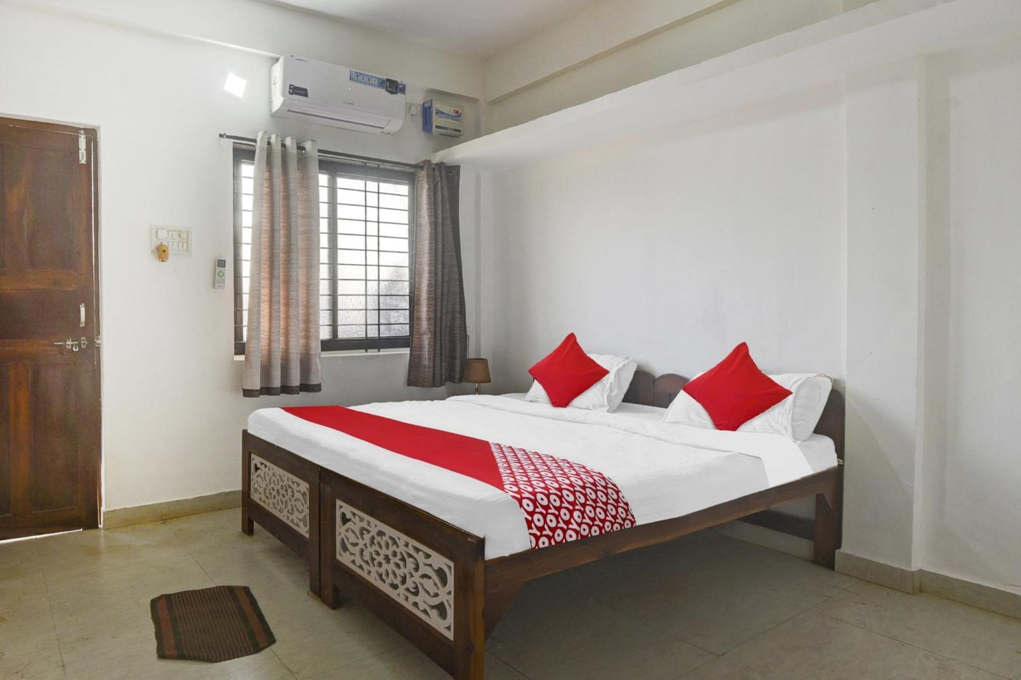 Oyo Flagship Aarvi Guest House Arambol Exterior photo