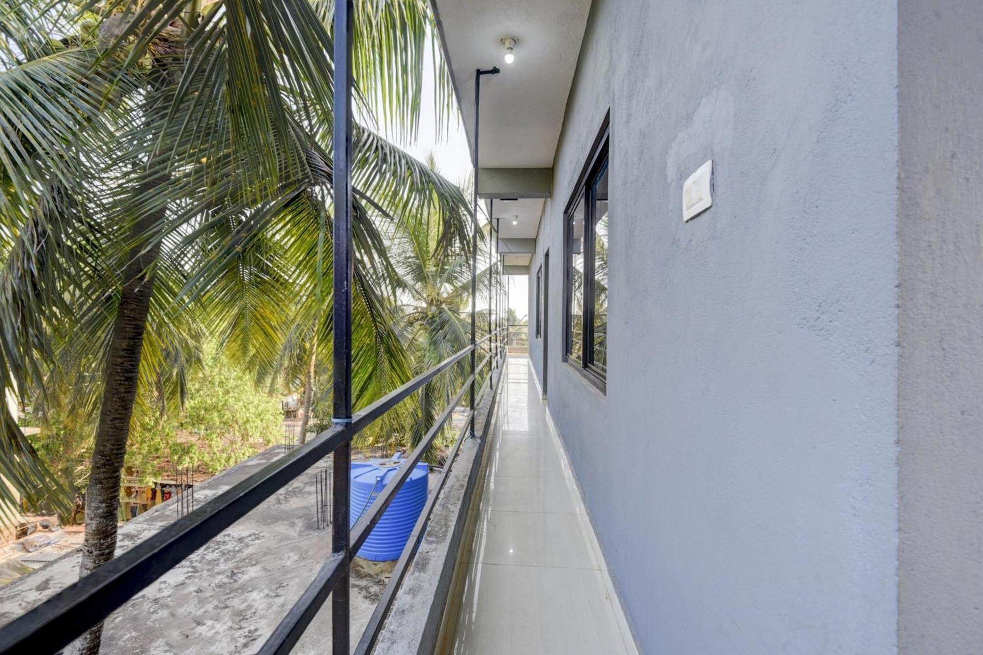 Oyo Flagship Aarvi Guest House Arambol Exterior photo